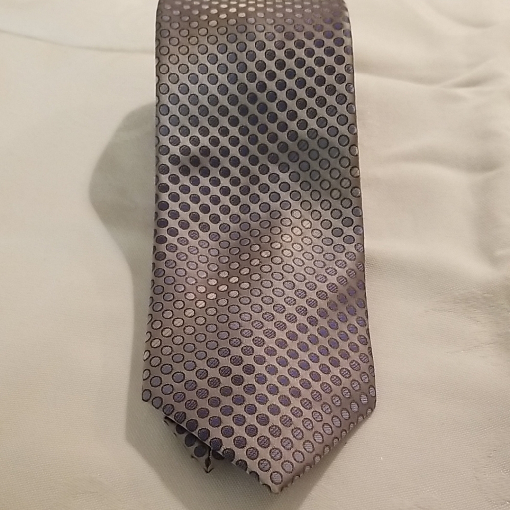 Marks & Spencer Gray and Purple Polka Dot Tie. Like New Still Excellent Quality